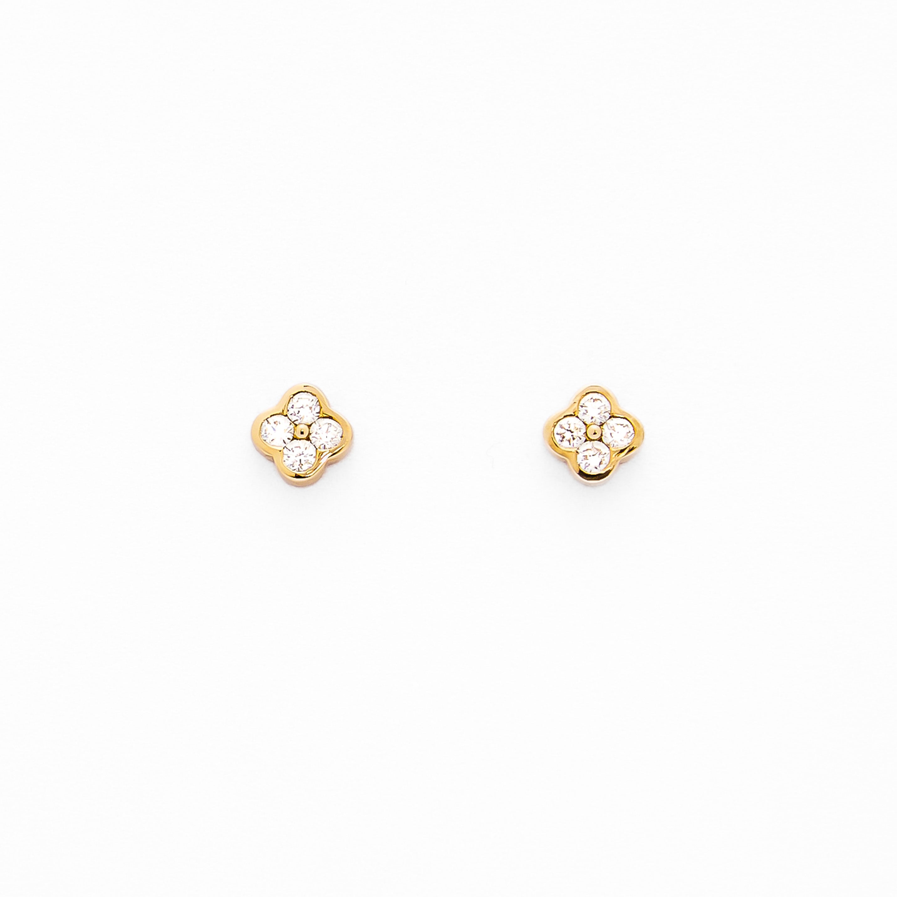 beautiful clover stud earrings in yellow gold
