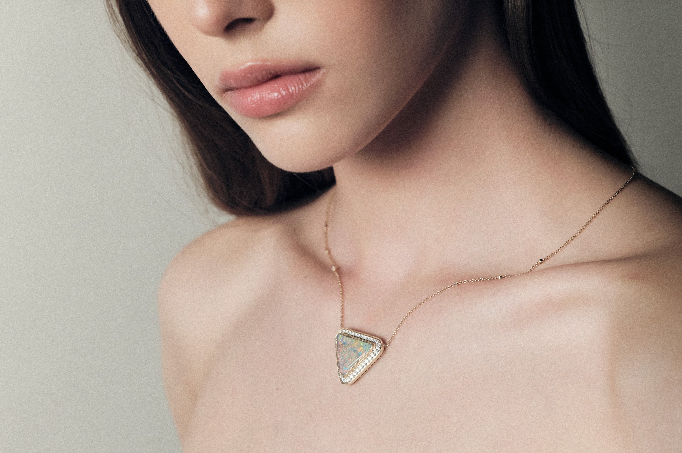 NECKLACES AND PENDANTS